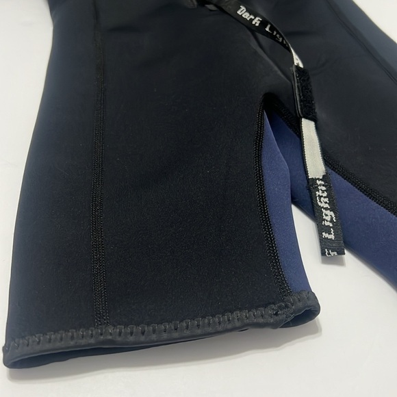 Dark Lighting Kids Wetsuit for Boys and Girls, size 6 - Picture 2 of 8